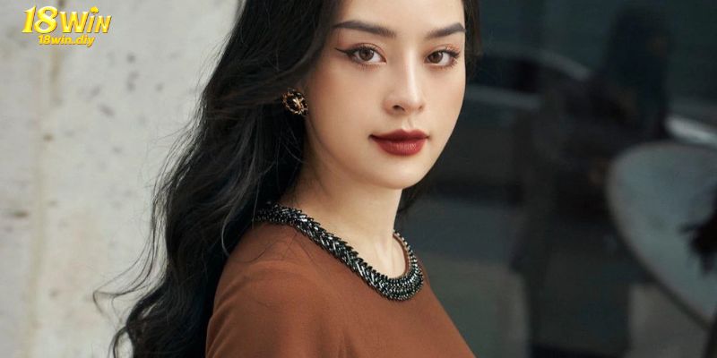 Tác giả Ánh Nguyệt sở hữu học vấn đáng ngưỡng mộ Tác giả Ánh Nguyệt sở hữu học vấn đáng ngưỡng mộ